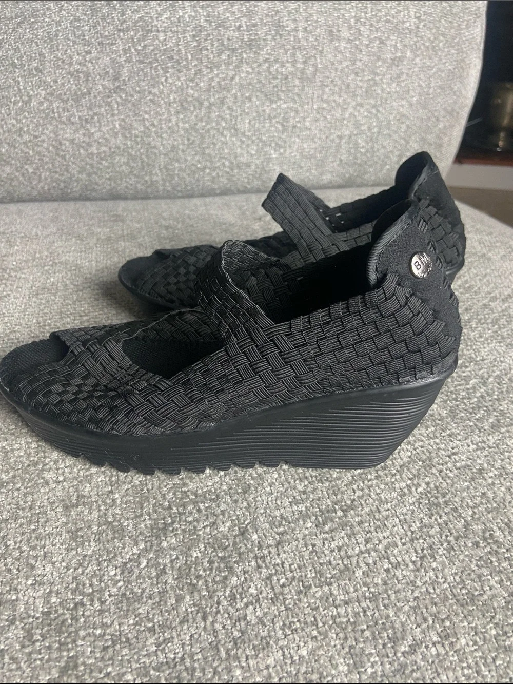 bernie mev. Black Woven Slip-On wedges size 7.5